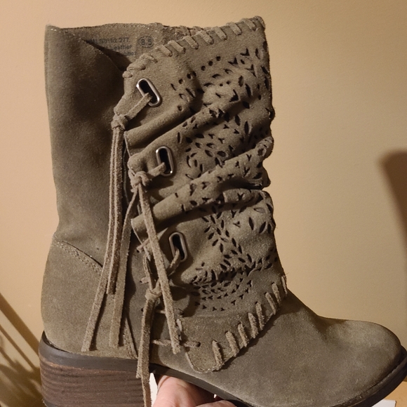 Dark Gray Booties with Fringe Size 8.5 Vamp Phyer - Picture 5 of 5